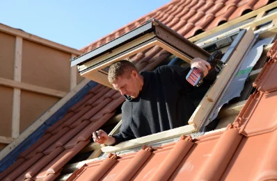 Pose de fenêtres de toit Velux à Orcival
